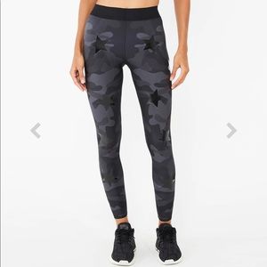 Ultracor camo star leggings size M
